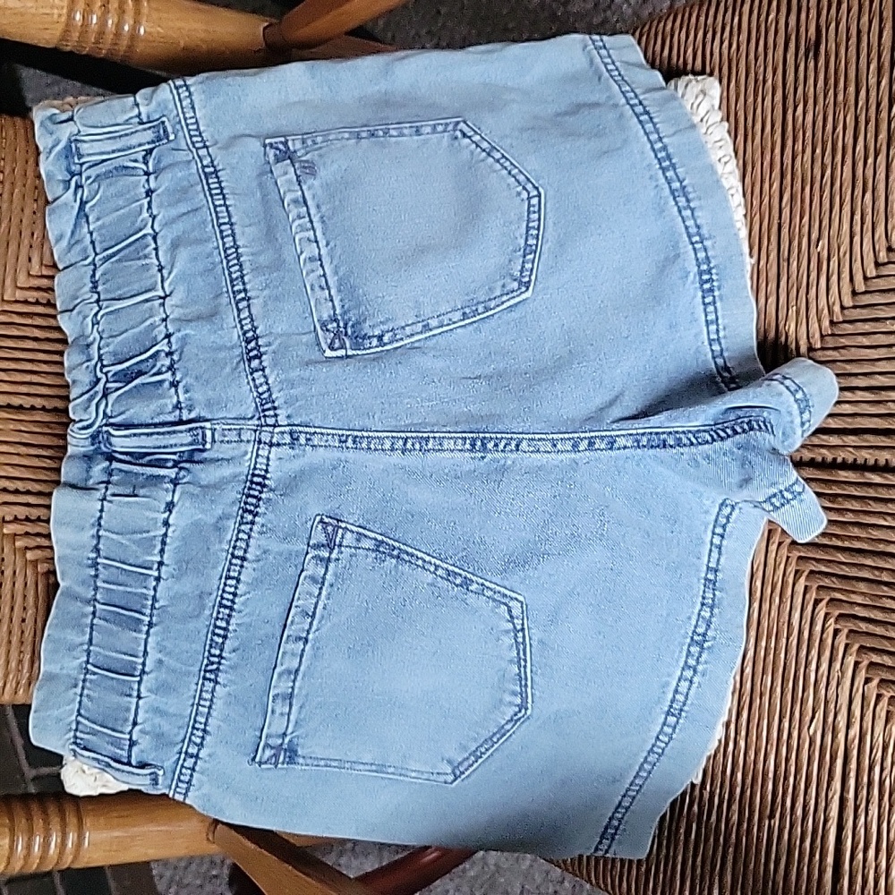 Wallflower GF paper bag shorts, size 7 - Picture 3 of 9